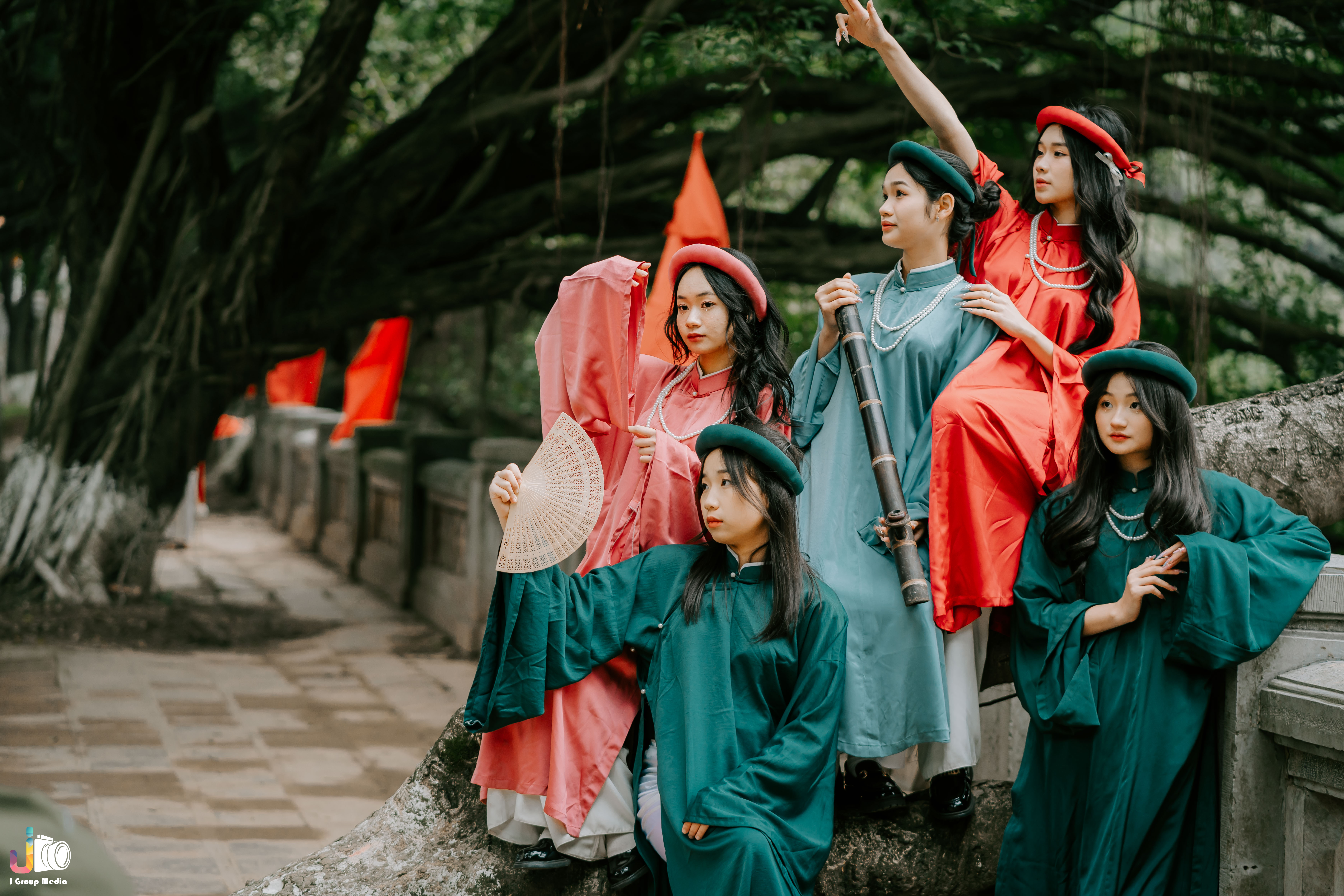 Concept Việt Phục